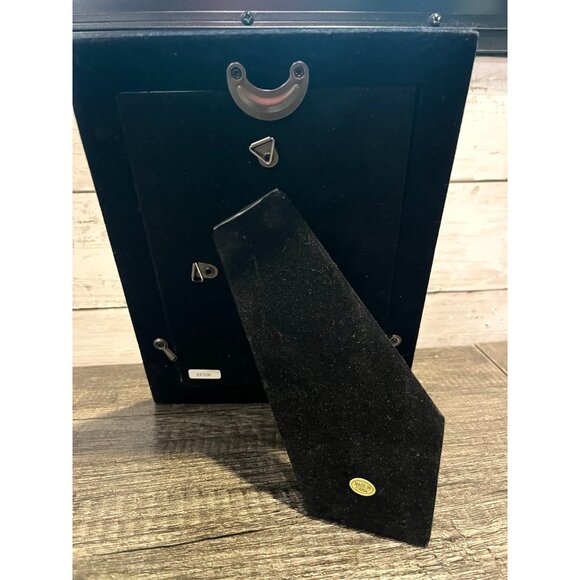 Essentials By Logomark Silver Plate Picture Frame 5" x 7" With Black Velvet Back - Picture 6 of 8